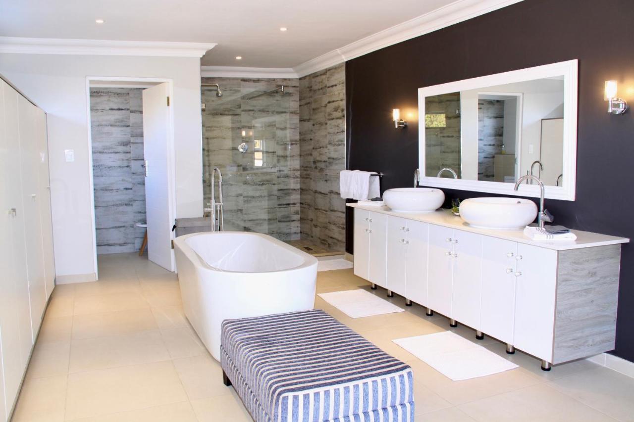 Villa Watsonia Bloubergstrand Bagian luar foto