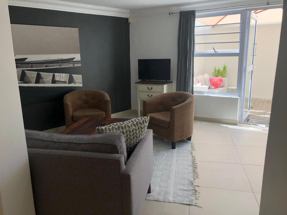 Villa Watsonia Bloubergstrand Bagian luar foto