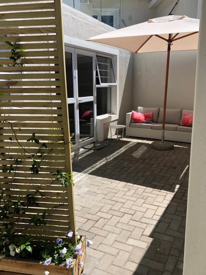 Villa Watsonia Bloubergstrand Bagian luar foto