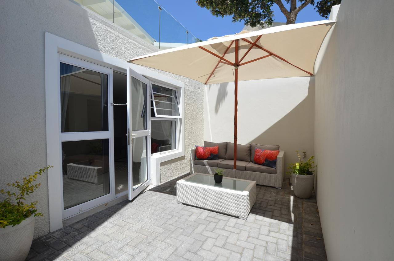 Villa Watsonia Bloubergstrand Bagian luar foto