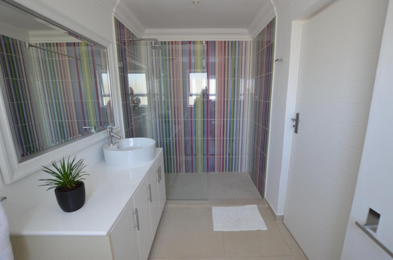 Villa Watsonia Bloubergstrand Bagian luar foto