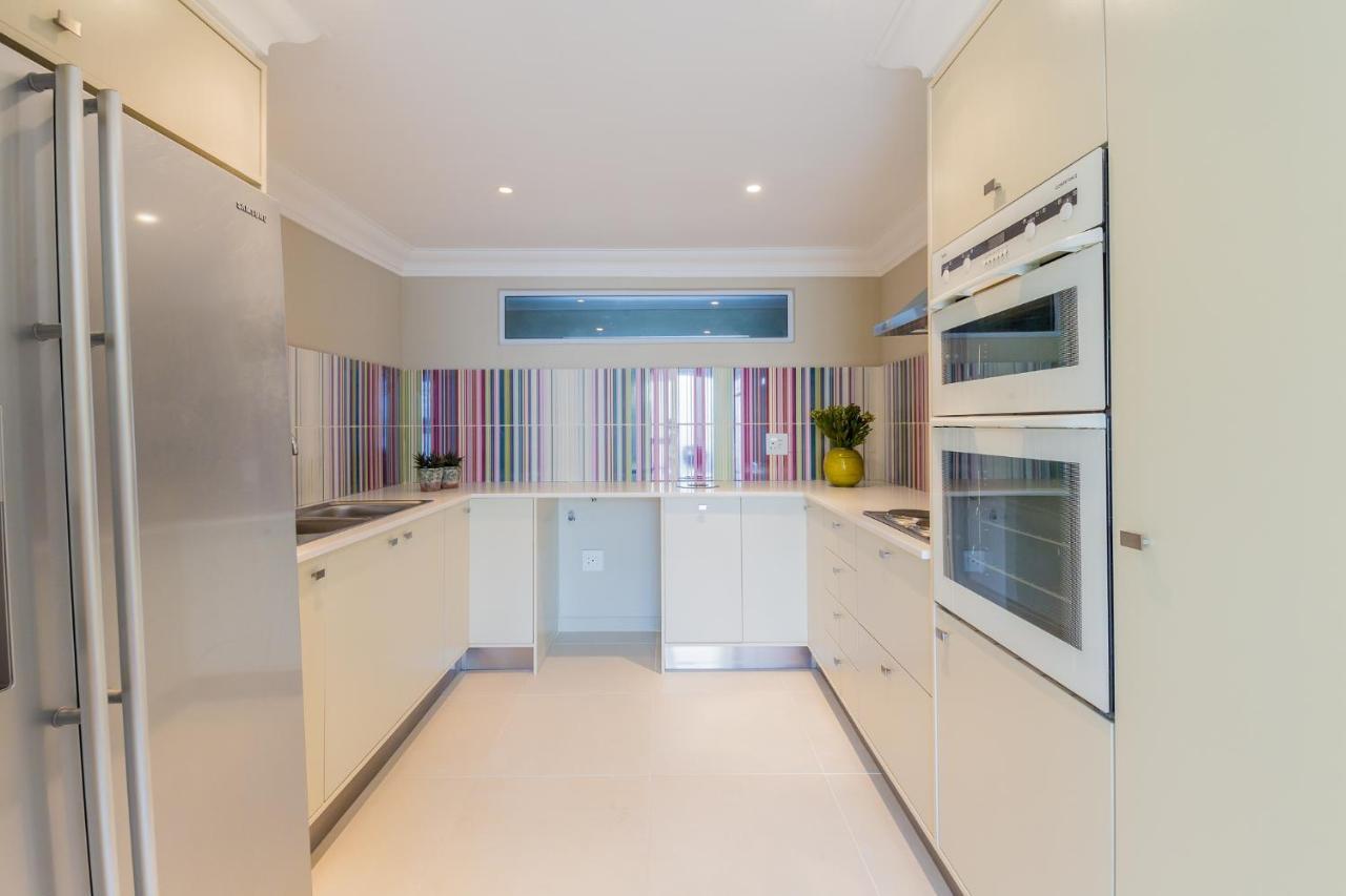 Villa Watsonia Bloubergstrand Bagian luar foto